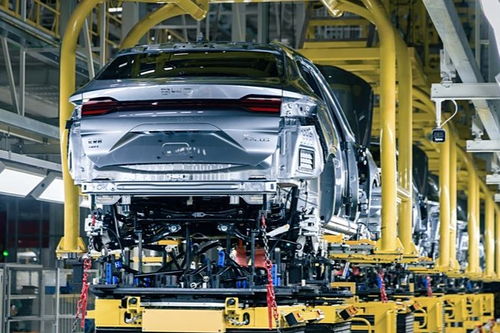 比亞迪宋plus新能源第100萬(wàn)輛整車(chē)下線